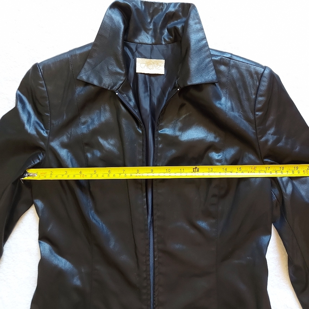 Women's fitted jacket (blazer) in black by Caché size 8 - Picture 7 of 10